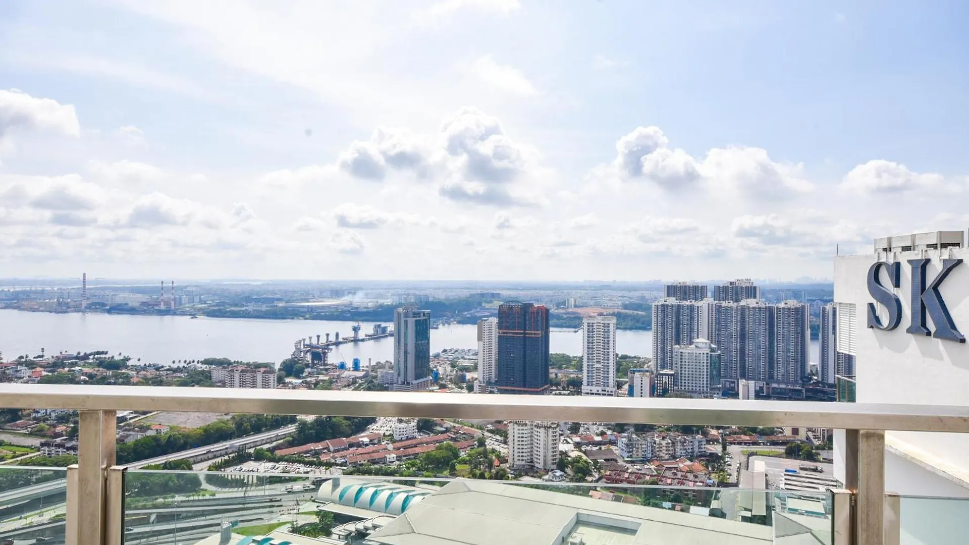 Tritower Residence By Nest Home【Walking Distance To Ciq】 Johor Bahru