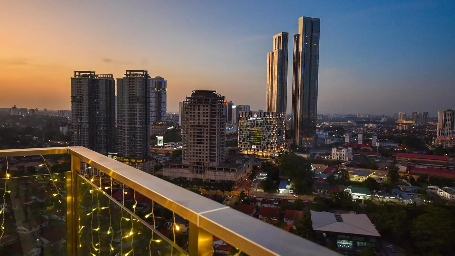 Apartment Tritower Residence By Nest Home【Walking Distance To Ciq】 Johor Bahru Malaysia